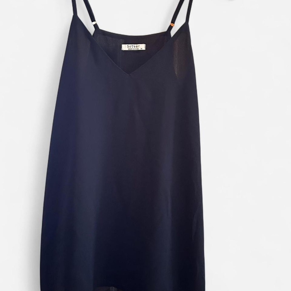 Black Sleeveless V-Neck Tank Cami Top Double Layer size Medium Womens - Picture 2 of 5
